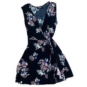 Lulus Black Floral Wrap Dress Women’s Size Small Midnight Flower Black Print